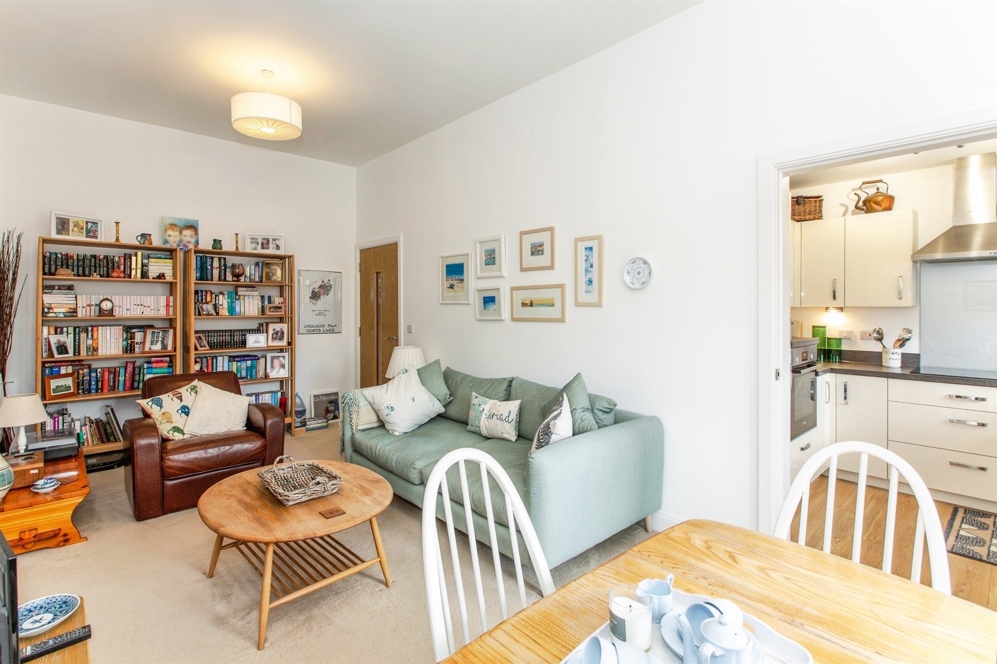 Second view of the lounge and dining area at 10 Uplands Place